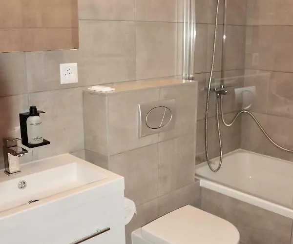 アパート Le Cret Haute ナンダ